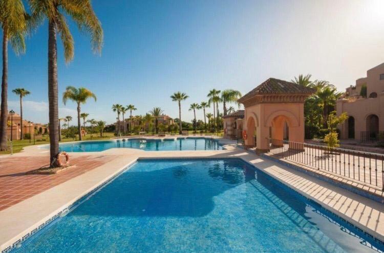 La Cartuja Del Golf Apartment Estepona Exterior photo